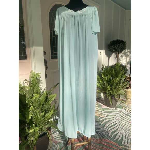 Miss Elaine Classics Blue Embroidered Flutter Sleeve L Gown Style 50809 - Picture 1 of 9